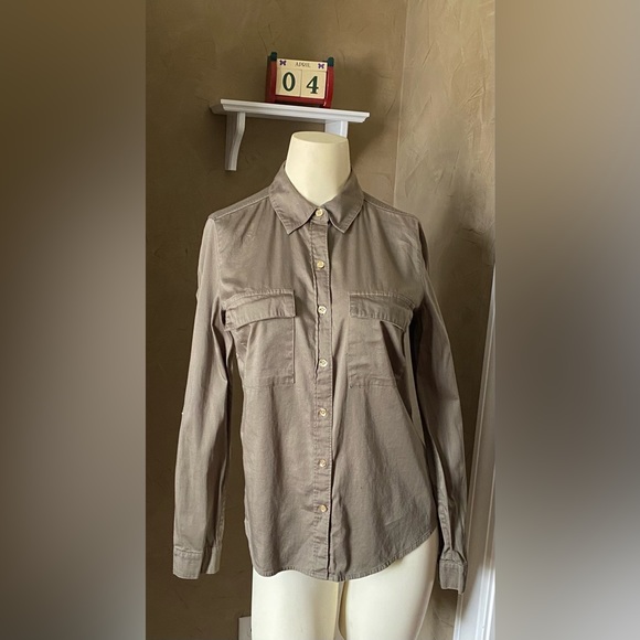 Michael Kors Army Green Long sleeve button Down women’s size 2 - Picture 1 of 8